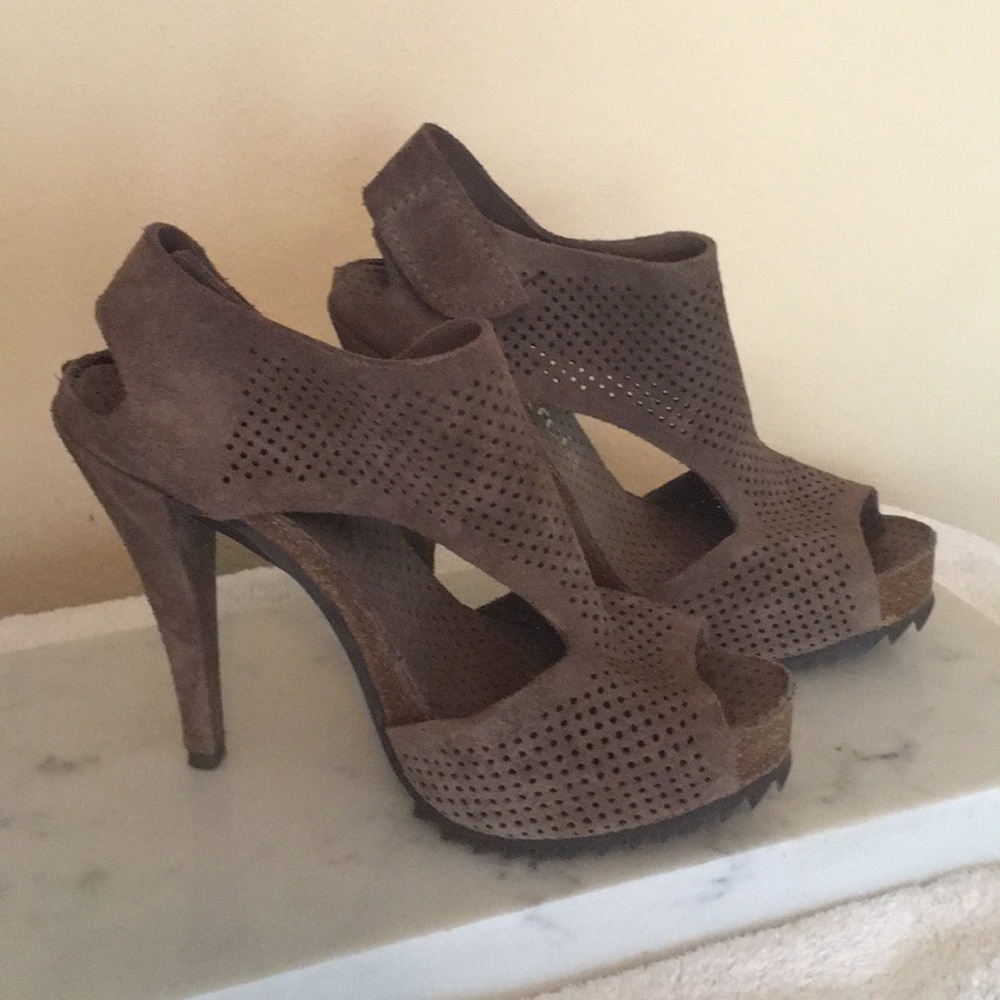 Pedro Garcia brown suede heels. Brand new!